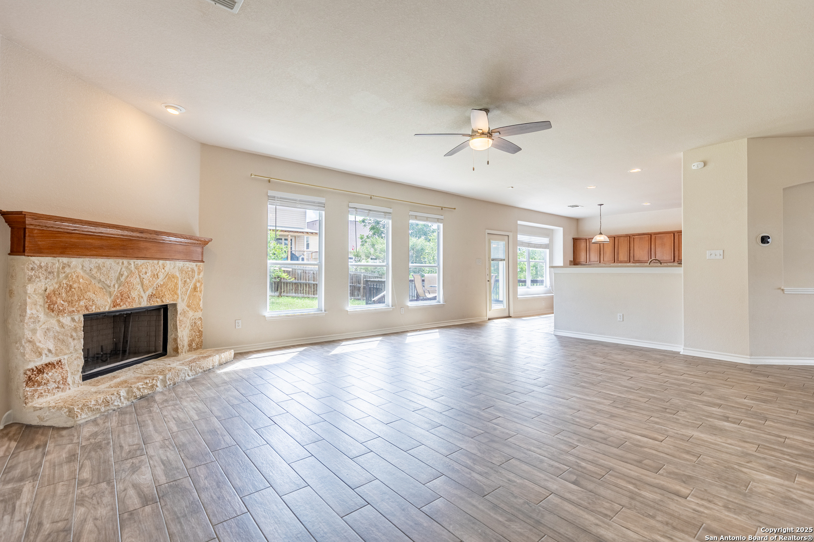 21226 Villa Valencia San Antonio TX 78258