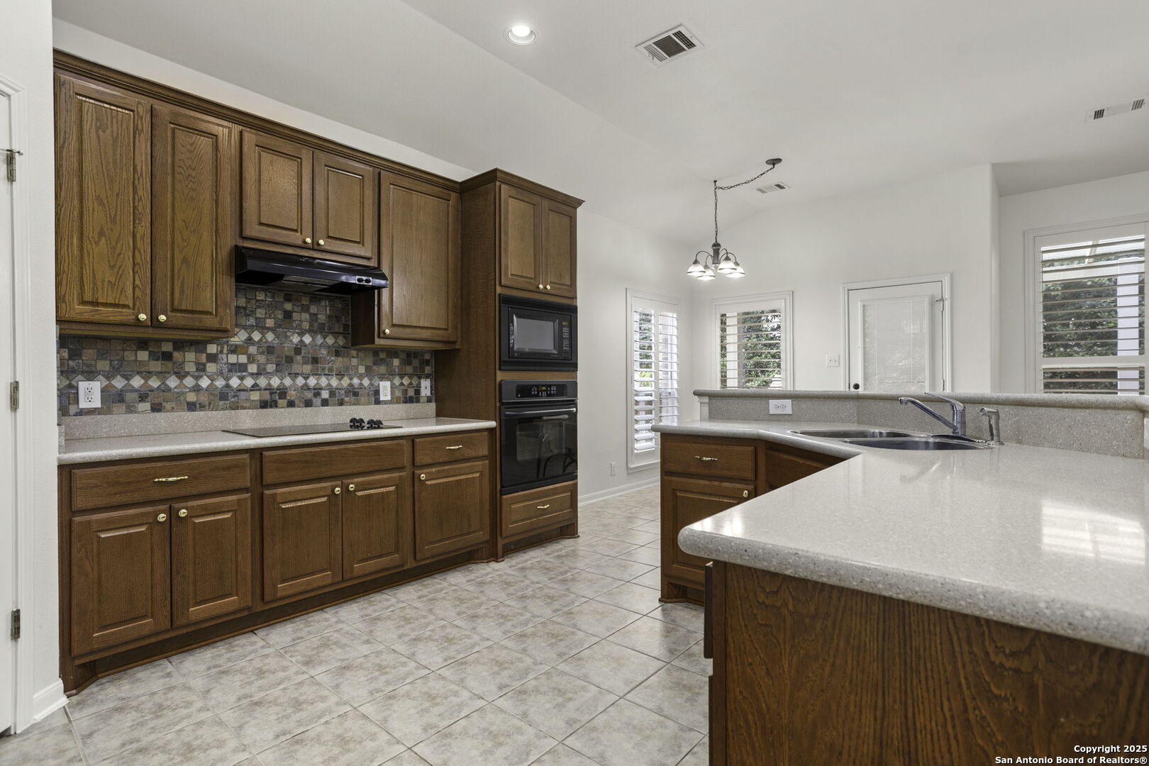 211 Aster Trail San Antonio TX 78256