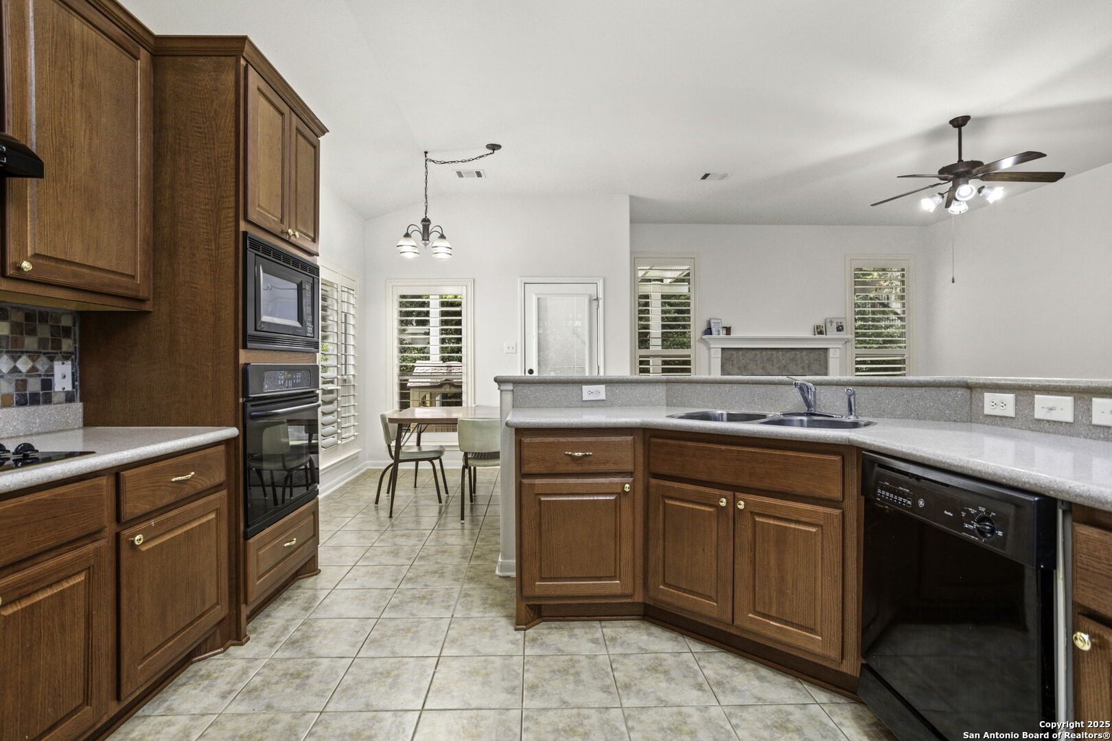 211 Aster Trail San Antonio TX 78256