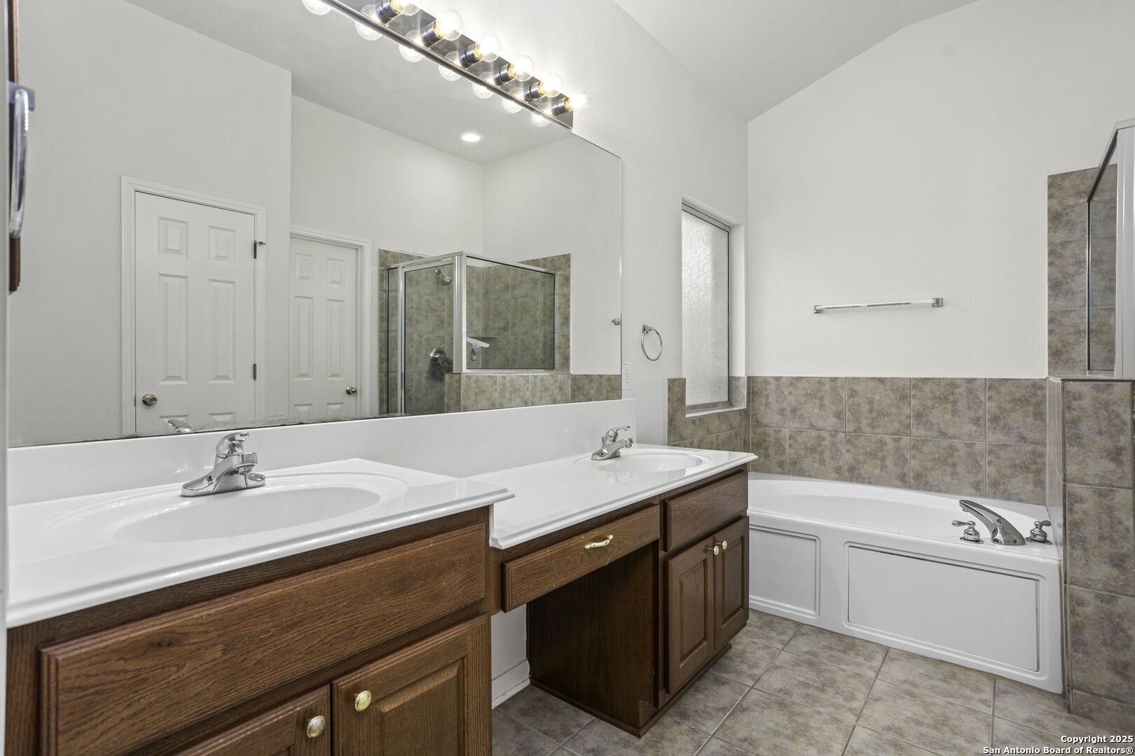 211 Aster Trail San Antonio TX 78256