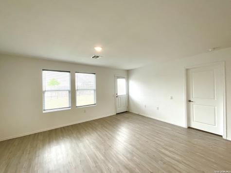 615 Bean Bend San Antonio TX 78221