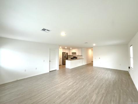 615 Bean Bend San Antonio TX 78221
