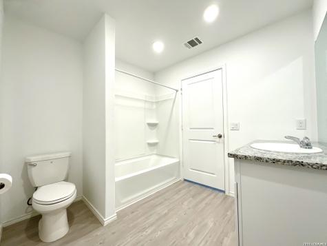 615 Bean Bend San Antonio TX 78221