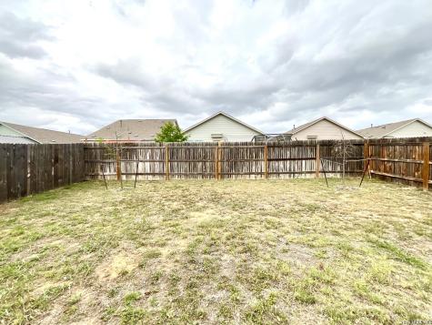 615 Bean Bend San Antonio TX 78221