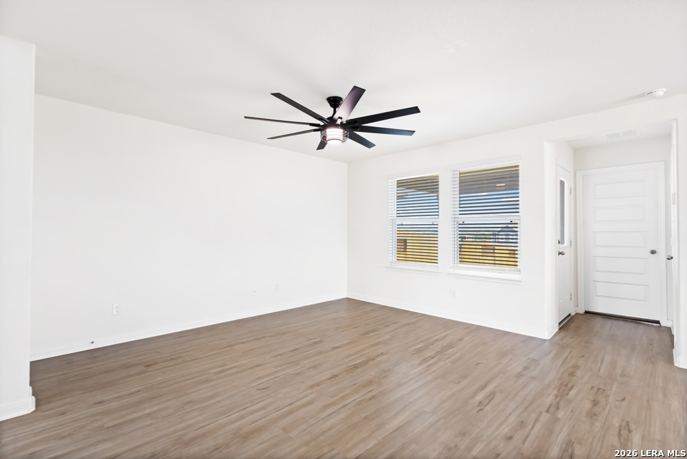 11221 Hollinger Circle Converse TX 78109