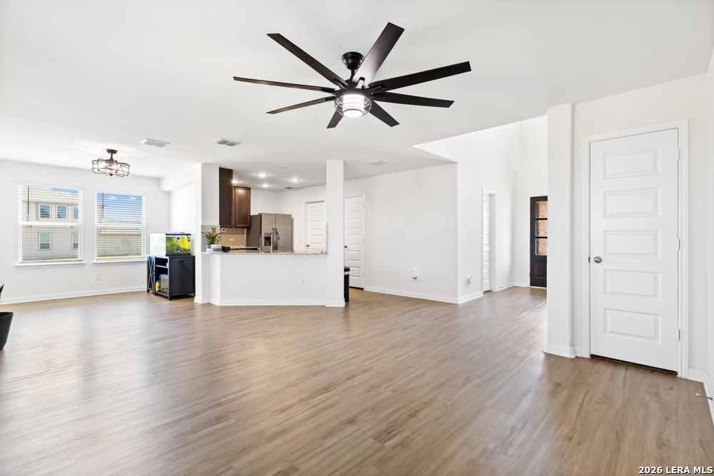 11221 Hollinger Circle Converse TX 78109