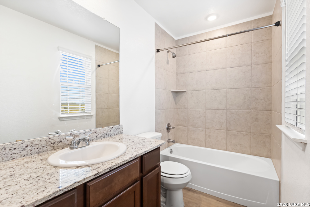 11221 Hollinger Circle Converse TX 78109