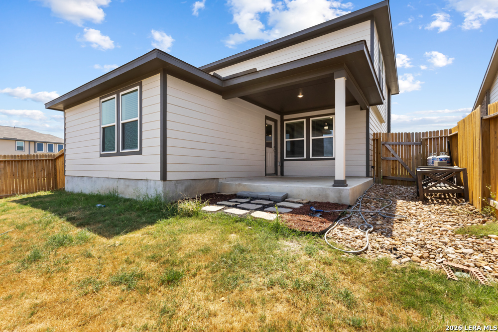 11221 Hollinger Circle Converse TX 78109