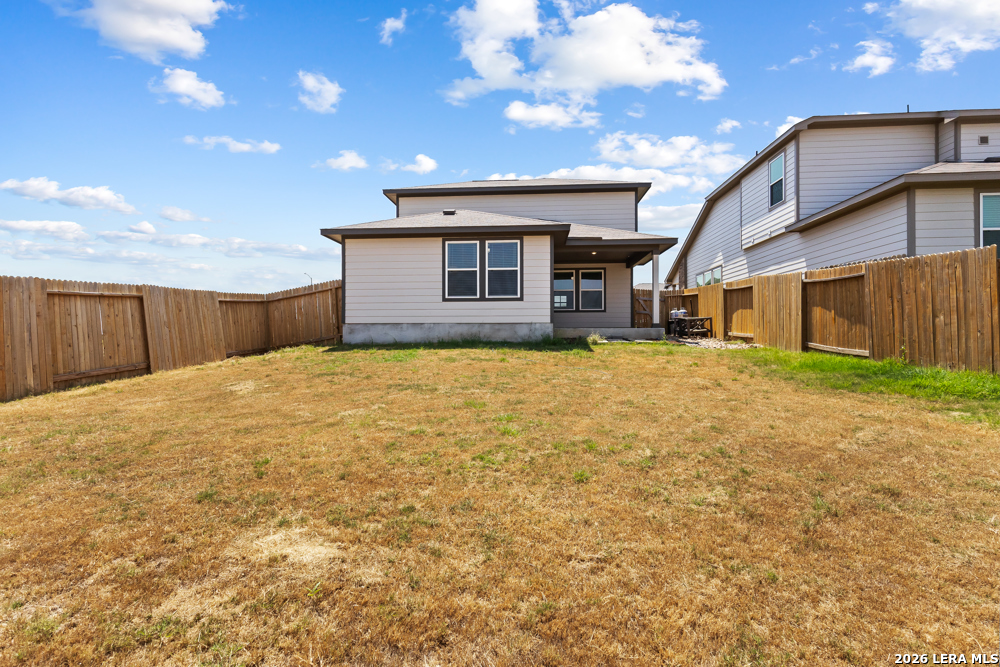 11221 Hollinger Circle Converse TX 78109