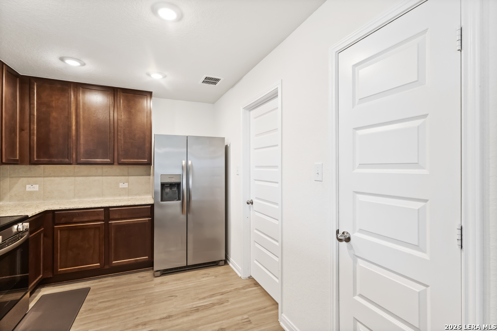 11221 Hollinger Circle Converse TX 78109