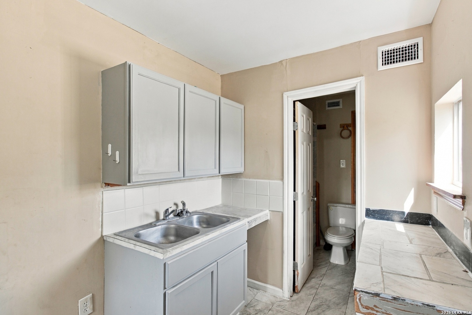 302 Mcdougal San Antonio TX 78223