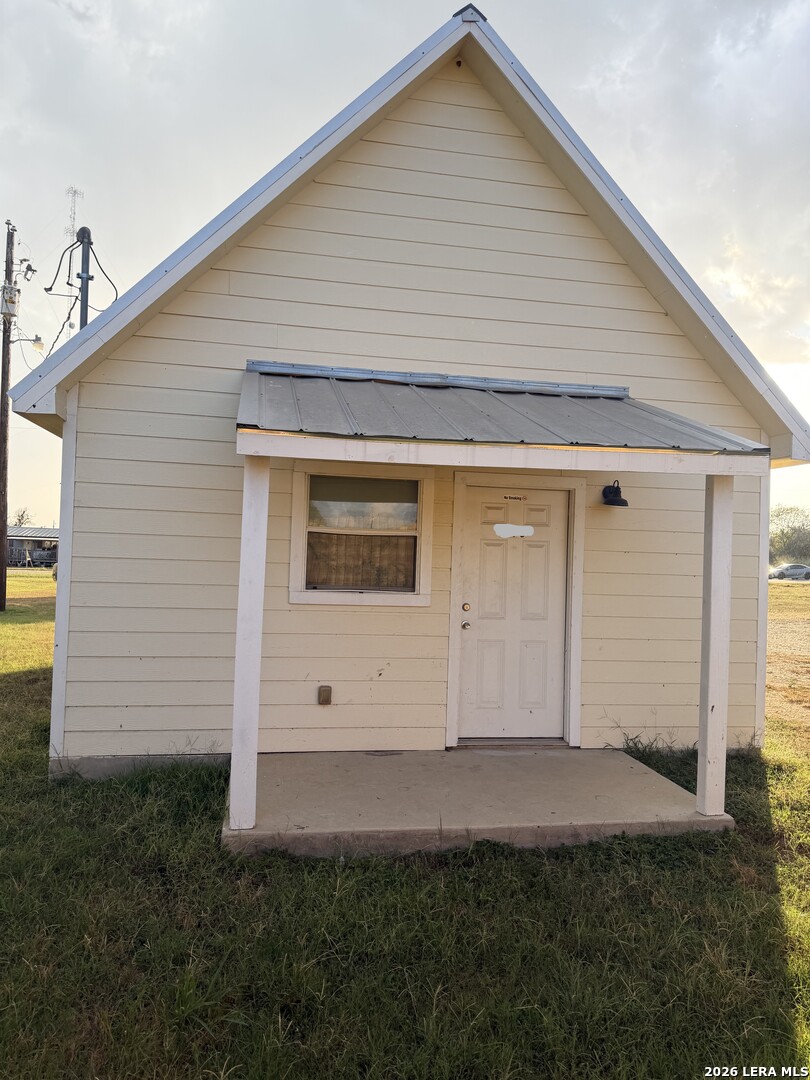 403 (CABIN 107) Free Timber Street Stockdale TX 78160