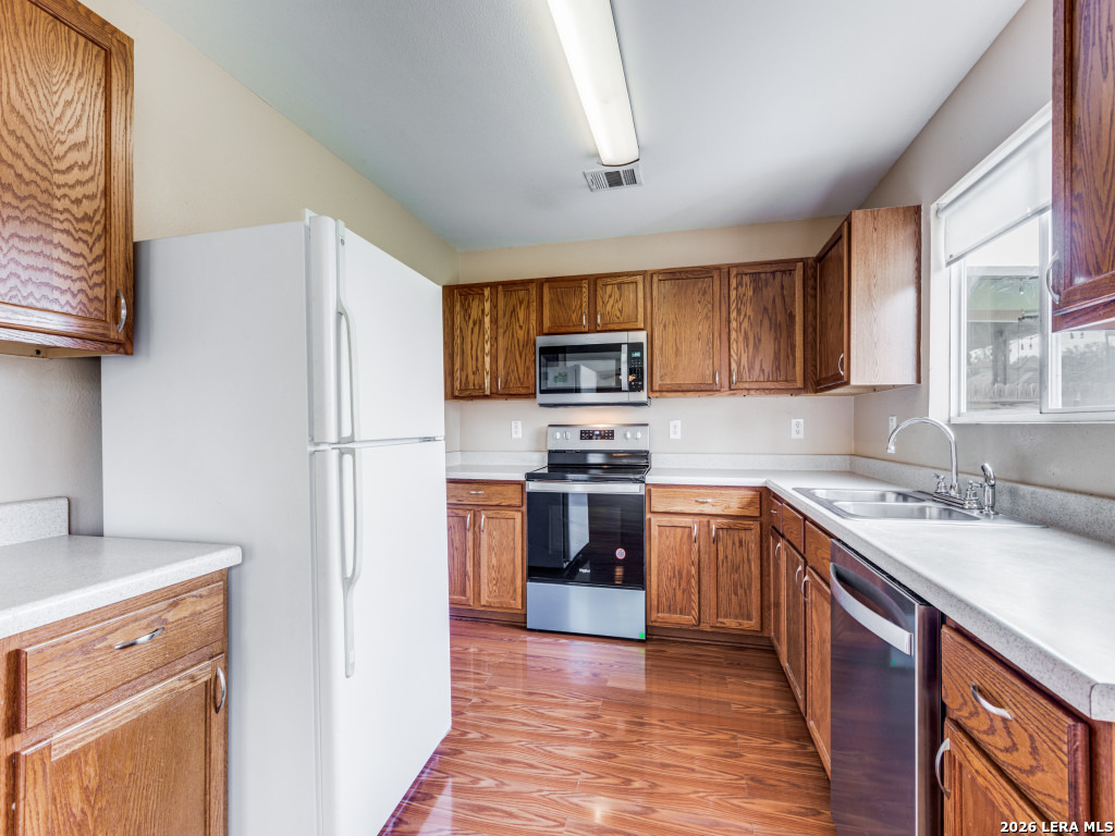8006 Misty Bluff San Antonio TX 78249