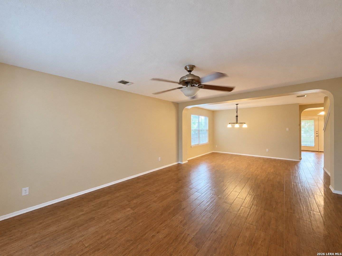 10111 Sparrow Way Universal City TX 78148