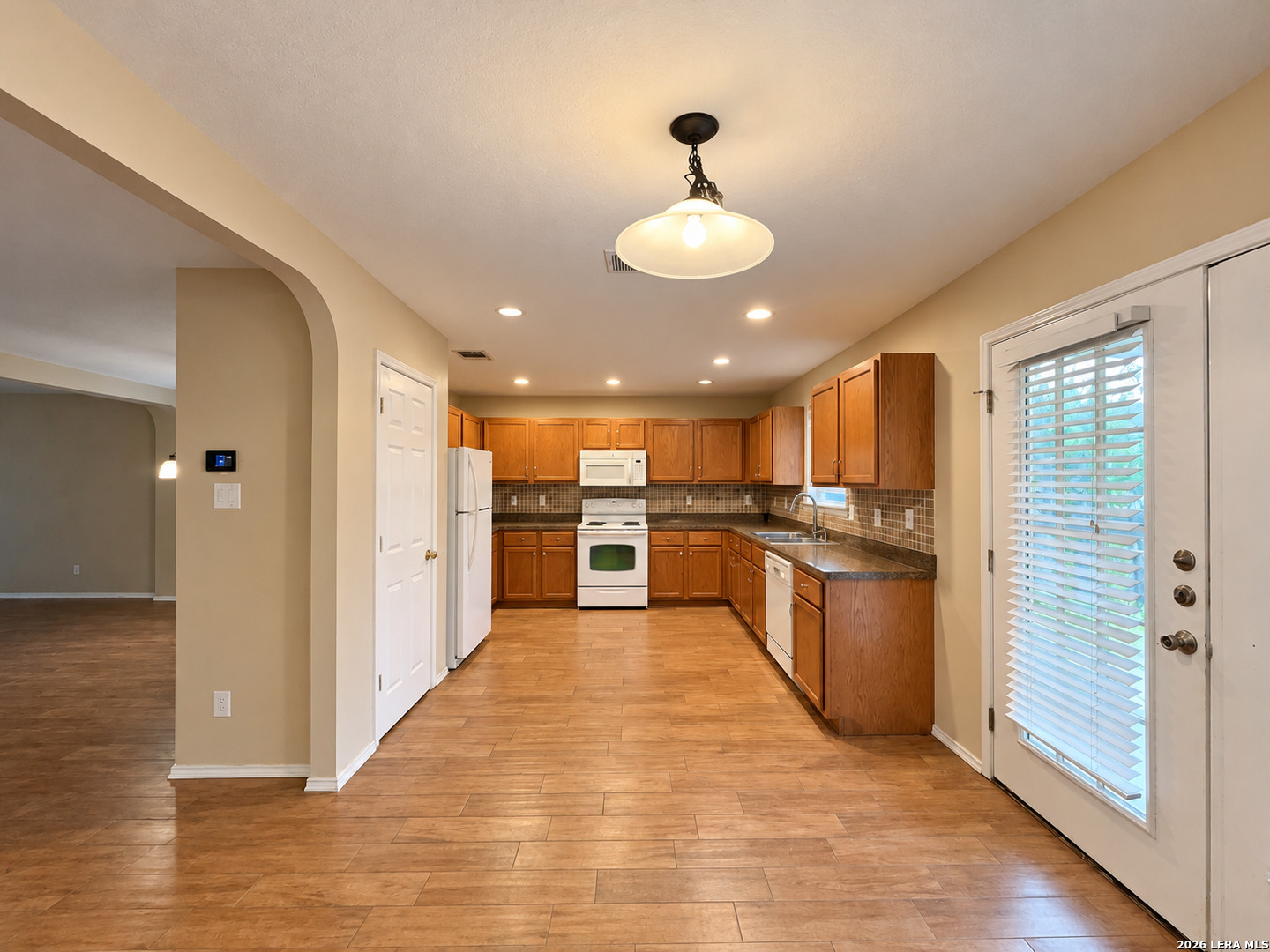 10111 Sparrow Way Universal City TX 78148