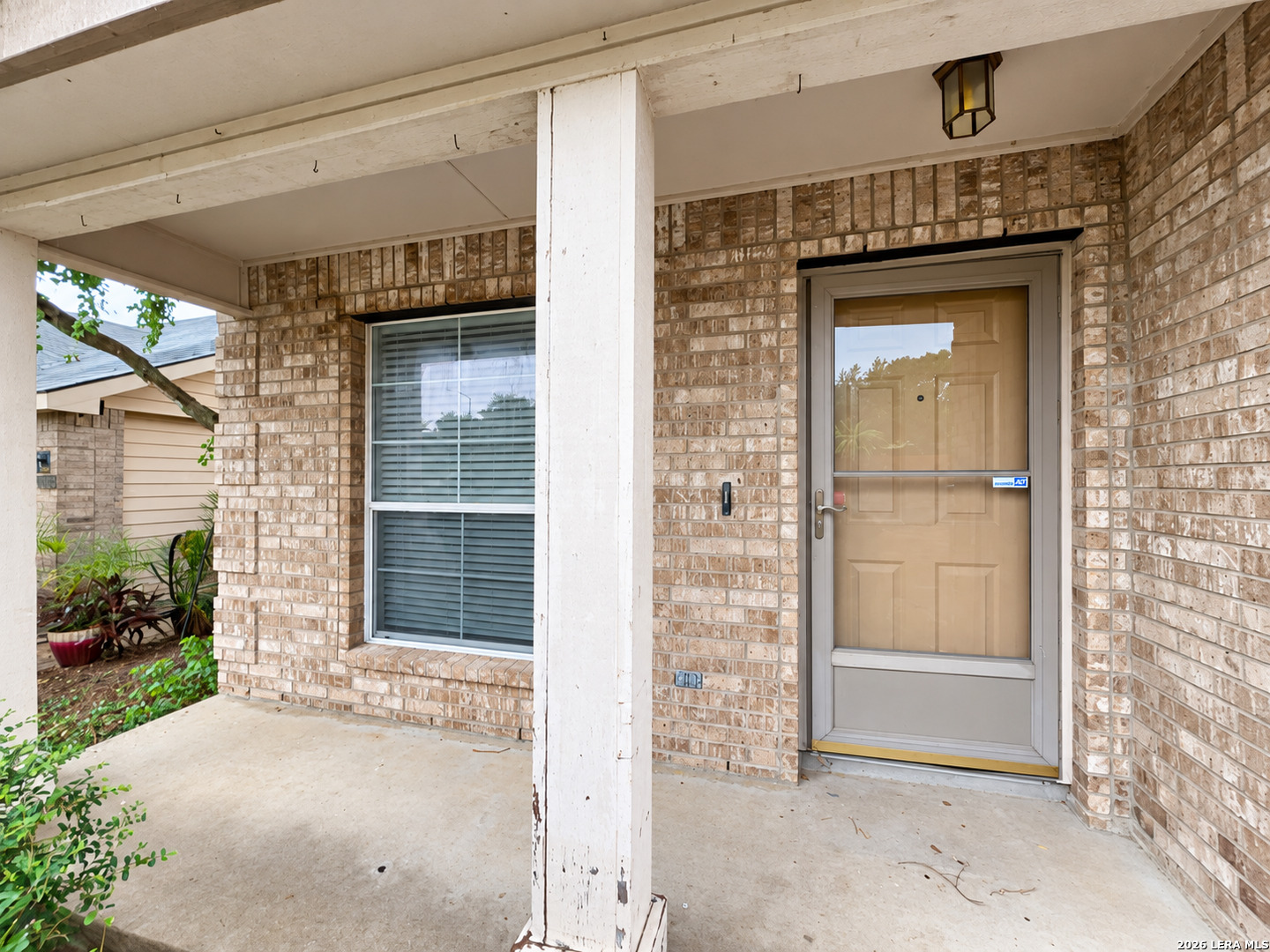 10111 Sparrow Way Universal City TX 78148