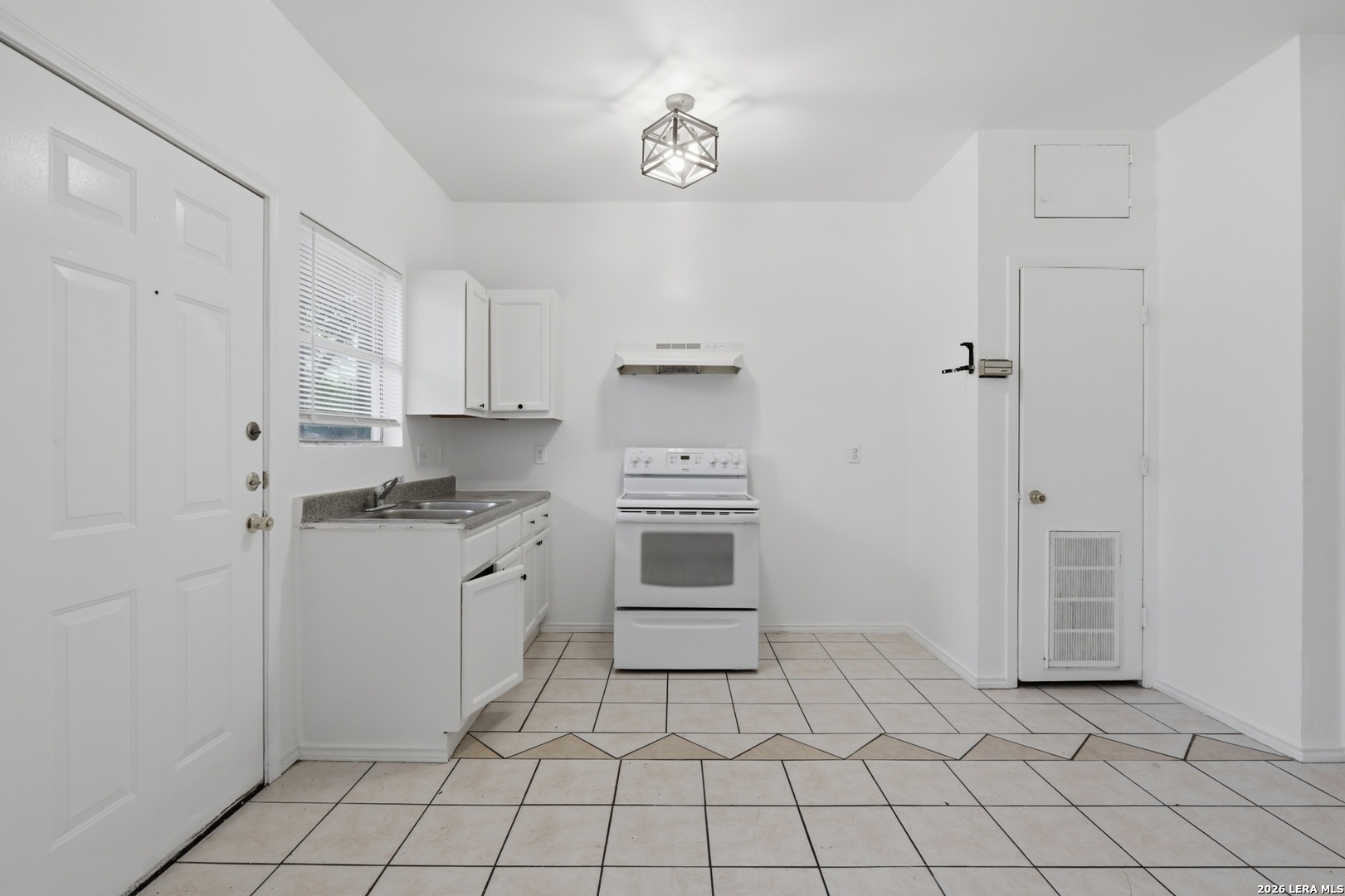 1706 W Craig Place San Antonio TX 78201