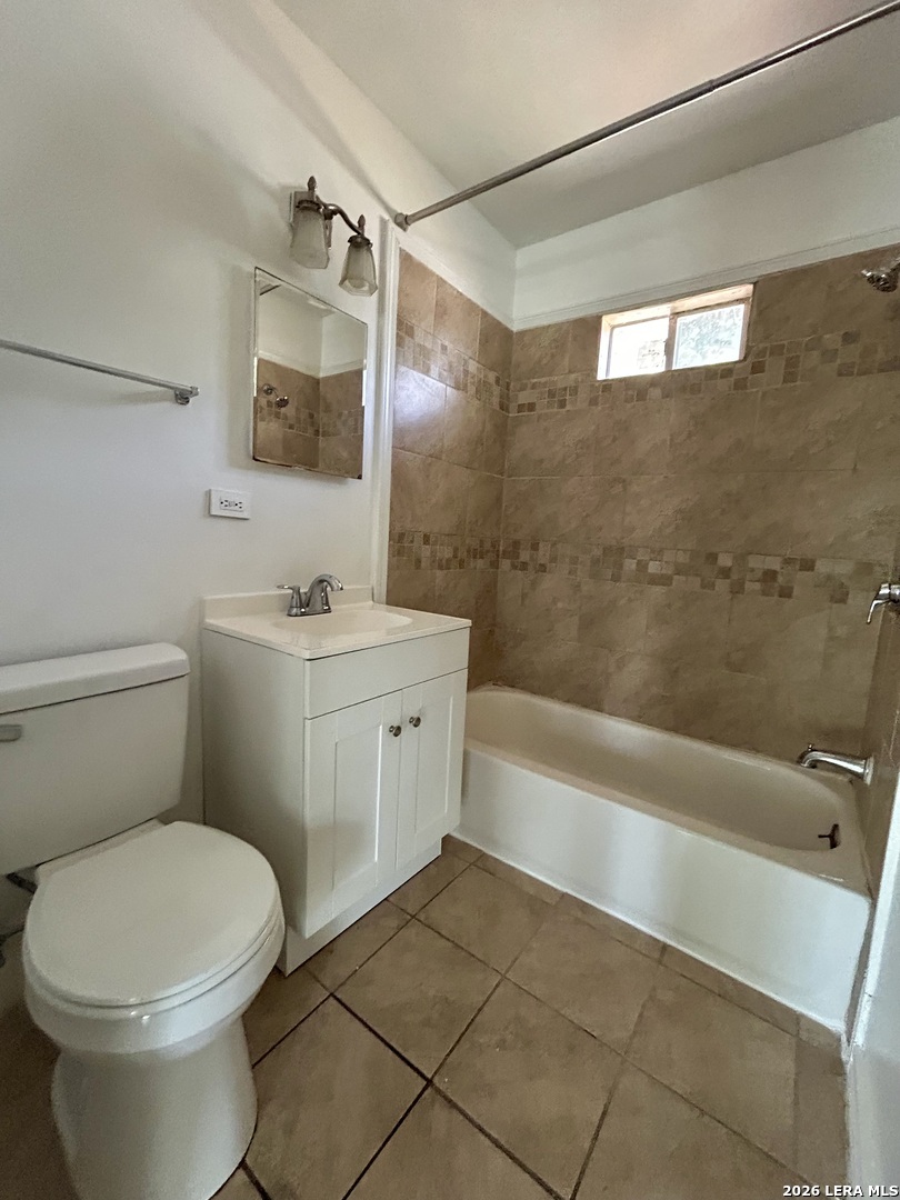 826 Pennystone Avenue San Antonio TX 78223