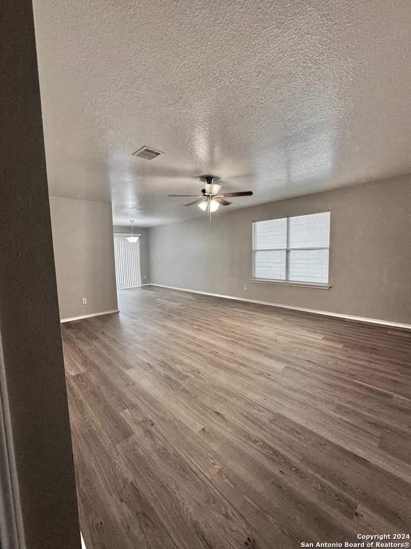 6075 Kensinger Pass Converse TX 78109