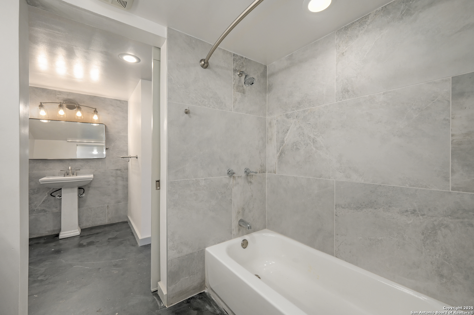 154 Fredericksburg San Antonio TX 78212