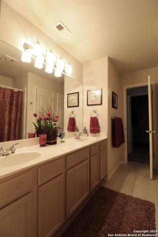 8 Dallari Court San Antonio TX 78216