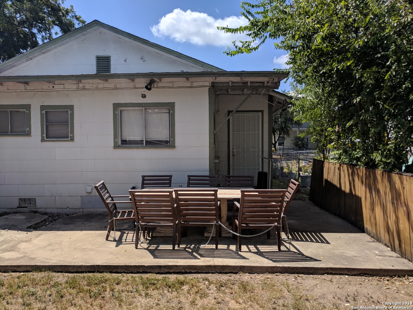 2011 W Houston Street San Antonio TX 78207