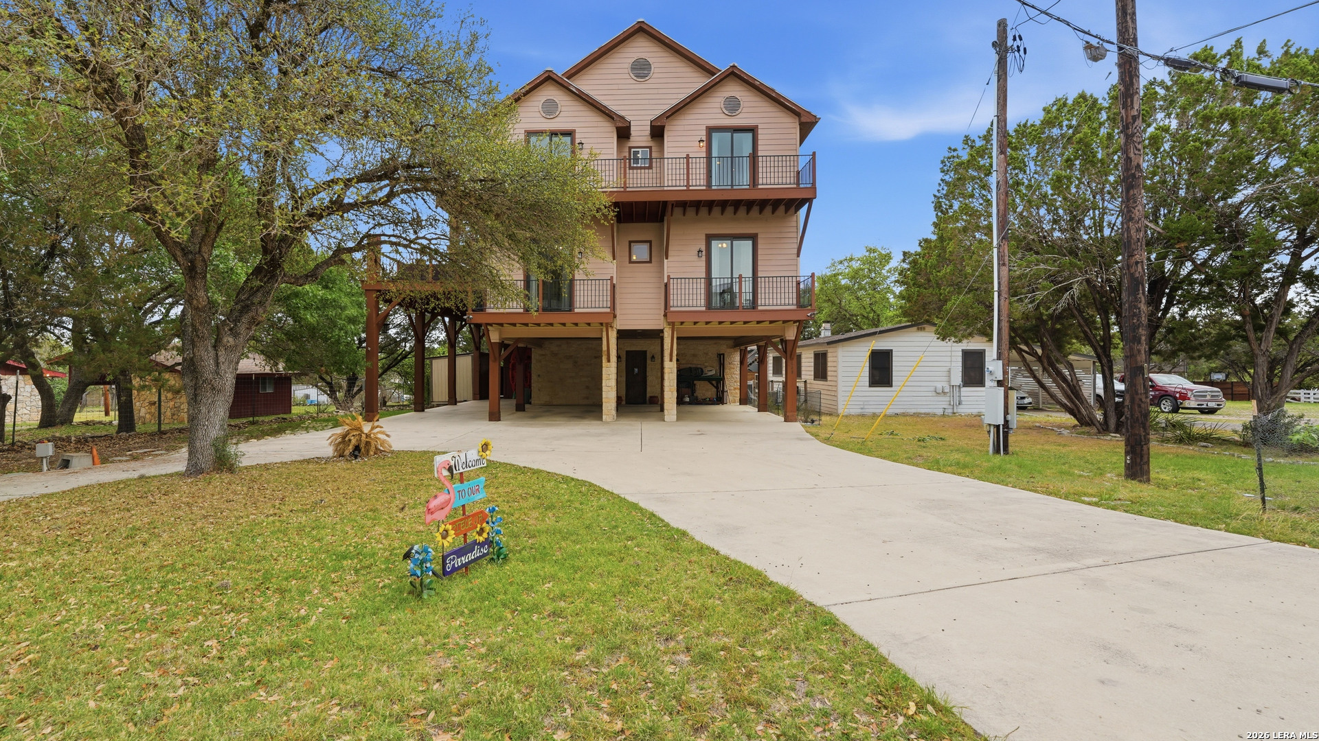 628 Country Canyon Lake TX 78133