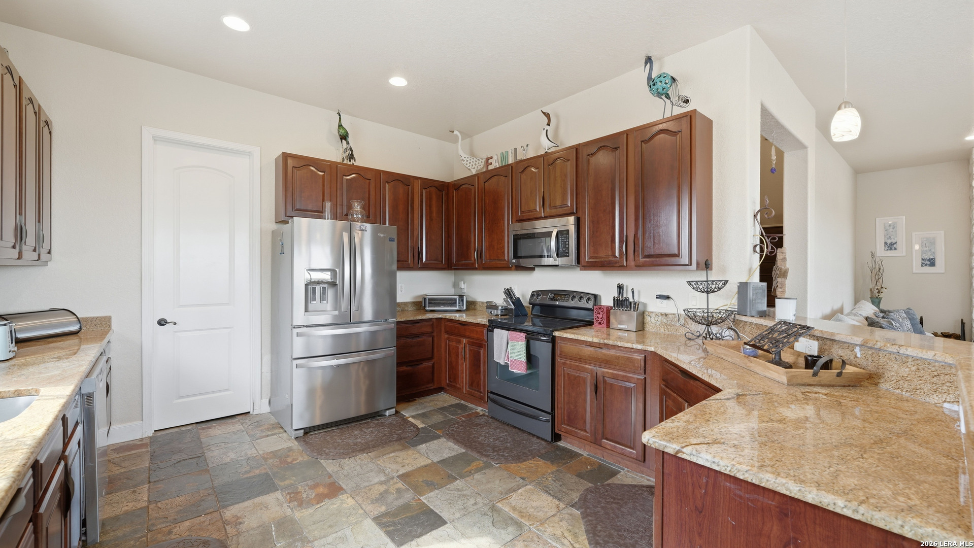 628 Country Canyon Lake TX 78133