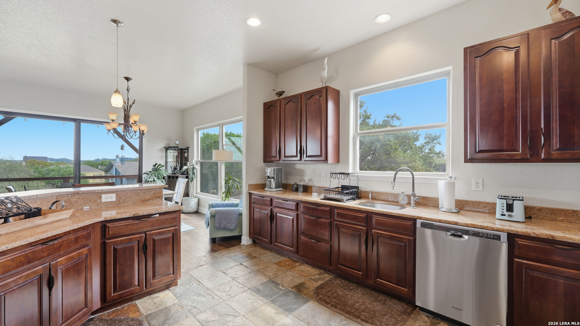 628 Country Canyon Lake TX 78133