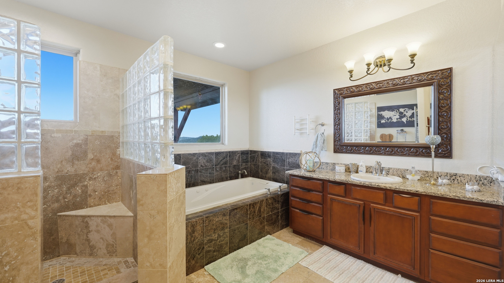 628 Country Canyon Lake TX 78133