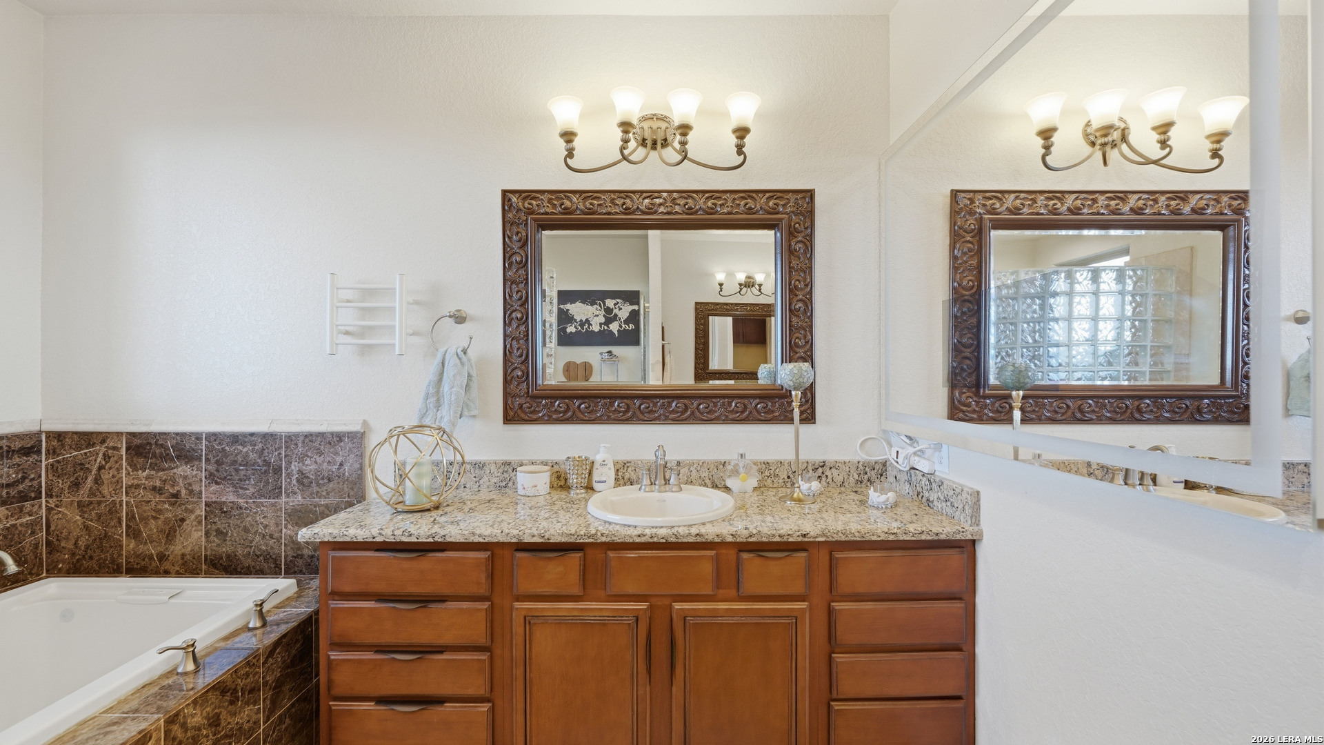628 Country Canyon Lake TX 78133