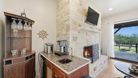 628 Country Canyon Lake TX 78133