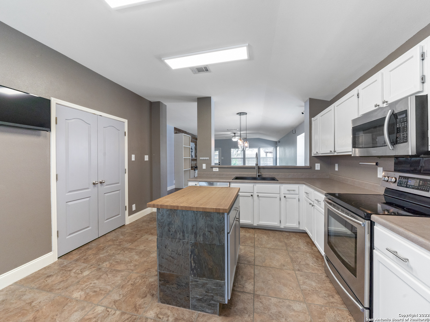 9807 Sandie Helotes TX 78023