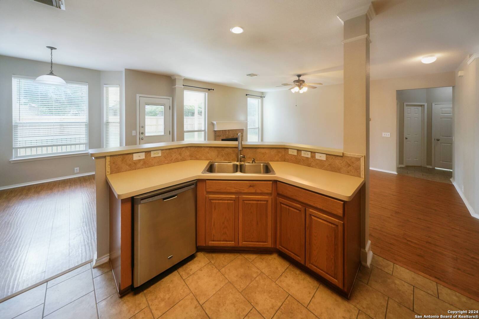 4736 Green Bluff Drive Schertz TX 78154