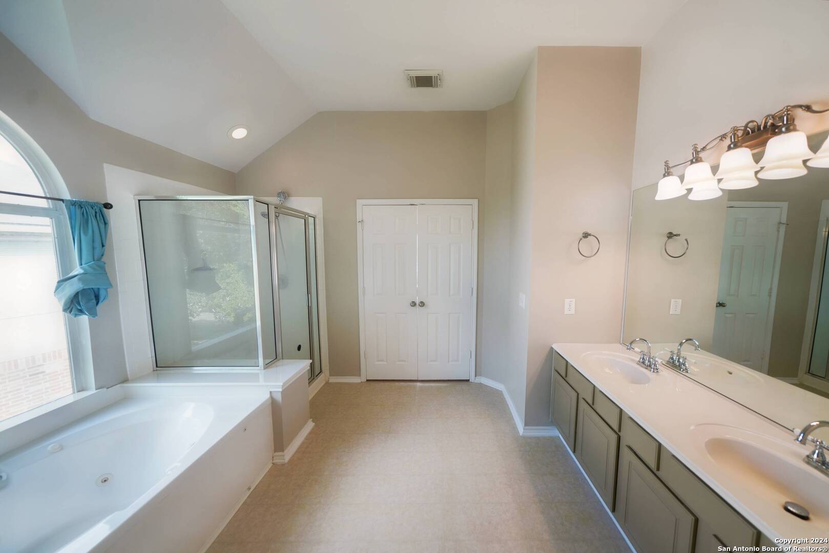 4736 Green Bluff Drive Schertz TX 78154