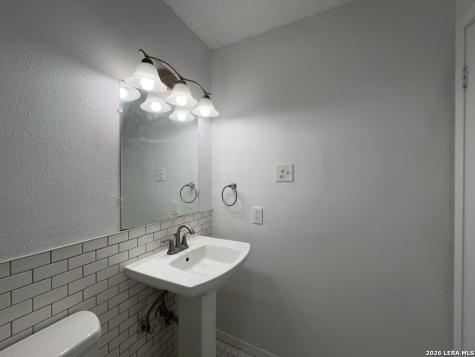 6202 Valley Cliff San Antonio TX 78250