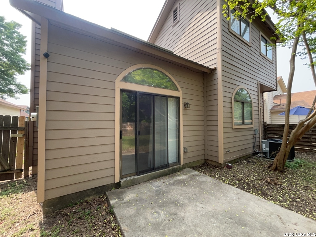 6202 Valley Cliff San Antonio TX 78250