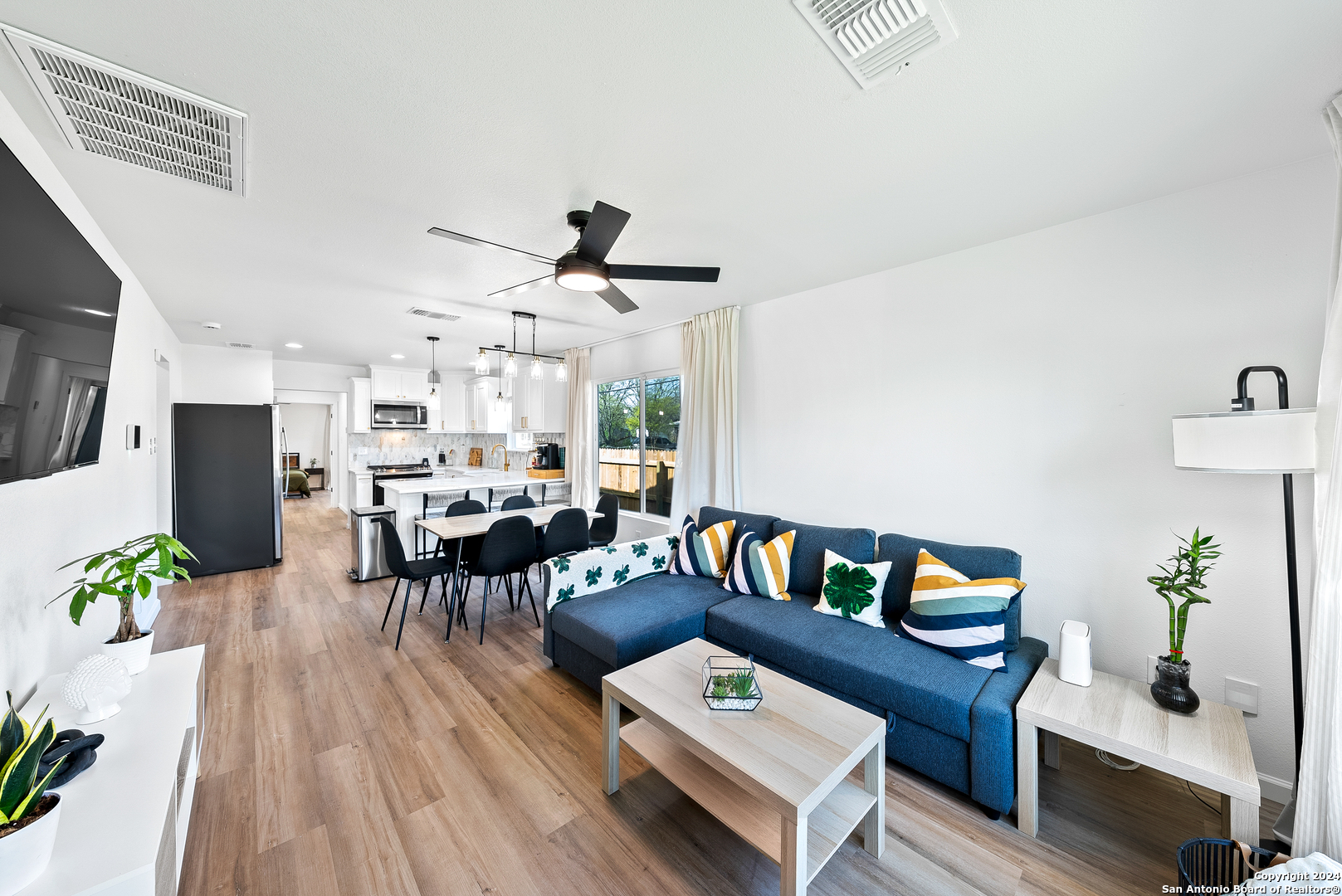 1102 Burleson San Antonio TX 78202