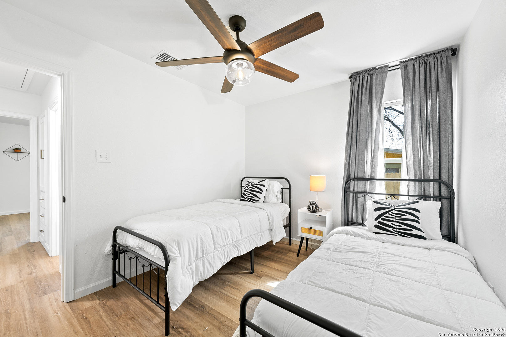 1102 Burleson San Antonio TX 78202