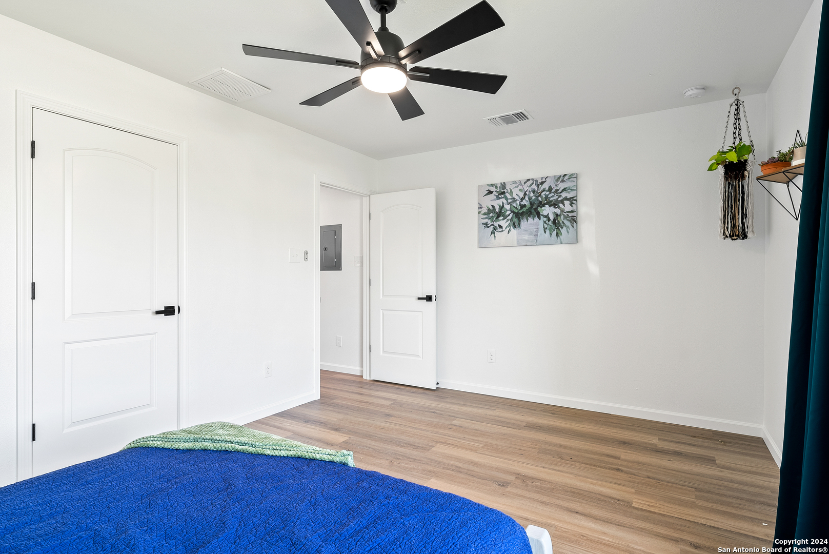 1102 Burleson San Antonio TX 78202