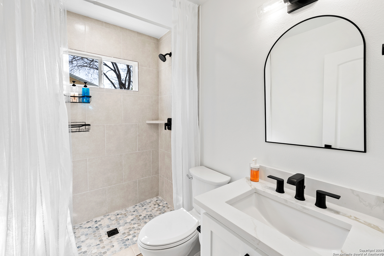 1102 Burleson San Antonio TX 78202