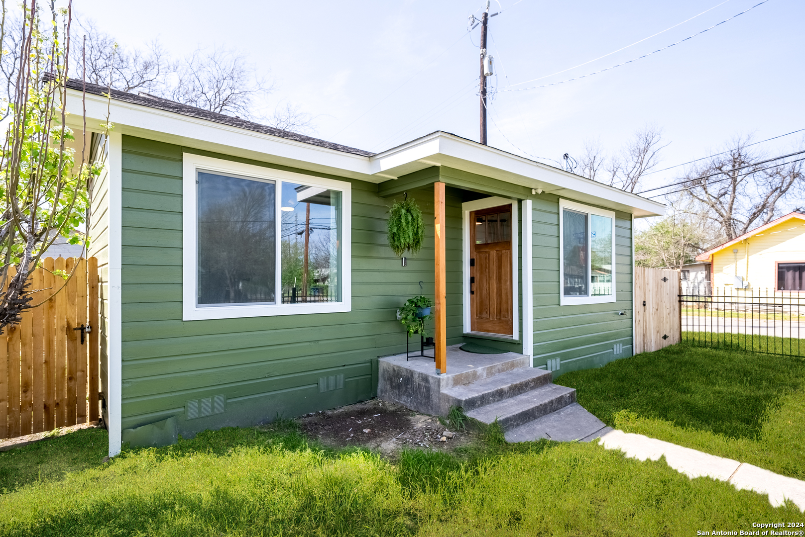 1102 Burleson San Antonio TX 78202
