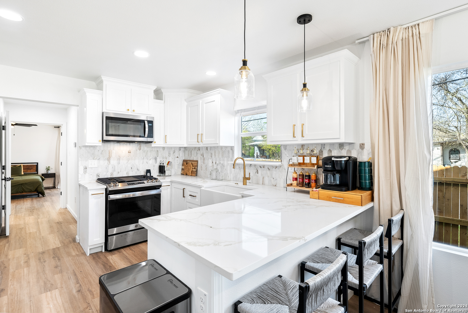 1102 Burleson San Antonio TX 78202
