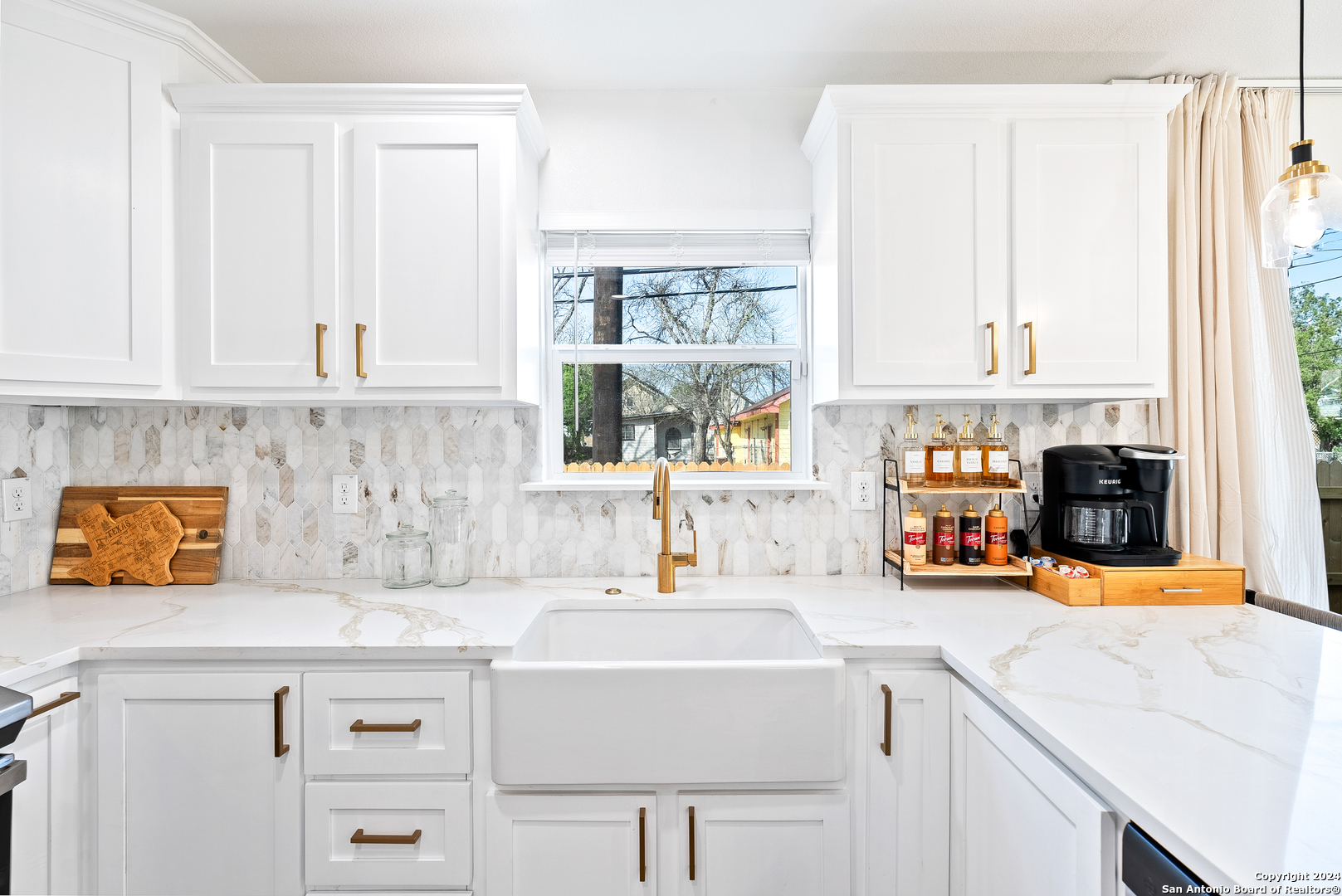 1102 Burleson San Antonio TX 78202