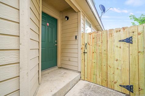 8954 Gill Bridge San Antonio TX 78254