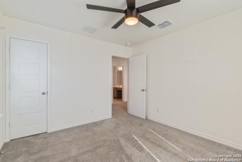5147 Papalote Garden Converse TX 78109