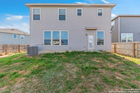 5147 Papalote Garden Converse TX 78109