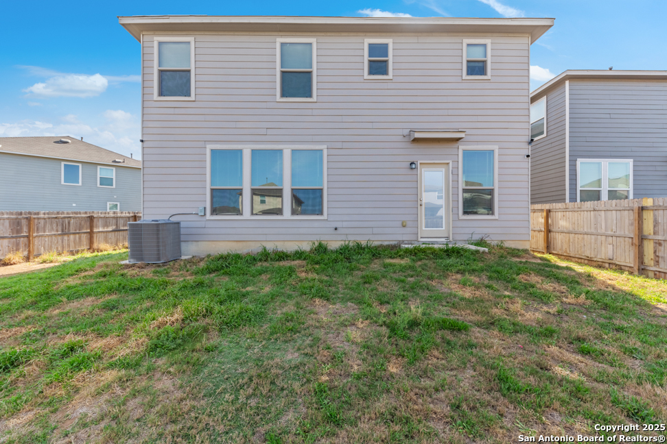5147 Papalote Garden Converse TX 78109