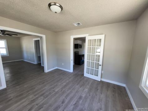 2326 Basse Road San Antonio TX 78213