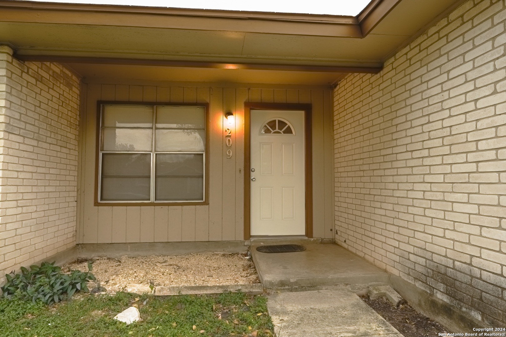 209 Royal Drive Converse TX 78109